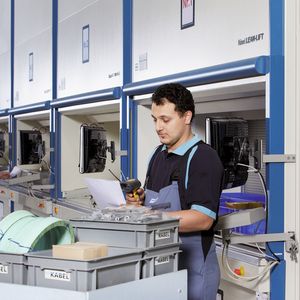 Mit der Erfassung aller Vorgänge per Barcode und den modernen Touchscreen-Bildschirmen direkt am Lean-Lift werdensämtliche Lagerbewegungen effizient, komfortabel und transparentelektronisch verbucht.