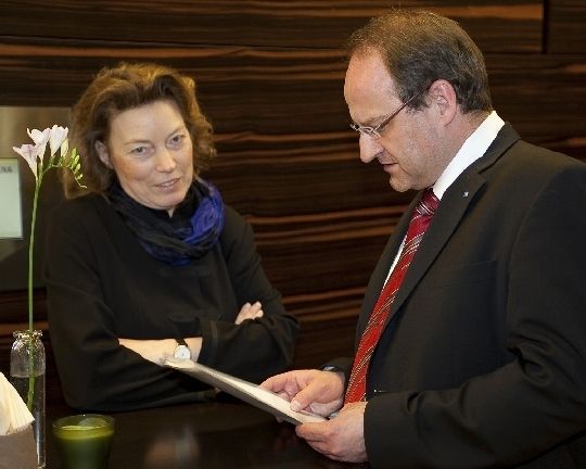 Besuch aus der Firma Schmersal: Heike Klöpping und Gerd Lausberg (Archiv: Vogel Business Media)