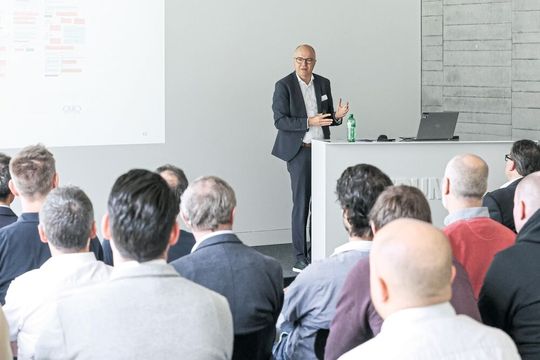 Dr. Raphael Laubscher, Vorstand Swiss Medtech, hielt ein Plädoyer für eine starke, vernetzte Schweizer Medizintechnikindustrie.(Bild:  Trumpf Schweiz AG)