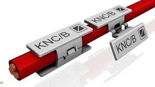 Das nachträgliche Kennzeichenschild KNC/B von Murrplastik ist beidseitig beschriftbar. (Murrplastik)