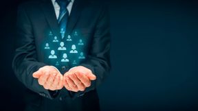 Multi-Agenten-Systeme haben höhrer Anforderungen an Koordination, Rechenleistung und Sicherheit; und mit zunehmender Anzahl von Agenten entwickelt sich das System zu einer verteilten Softwareumgebung. (Bild: © jirsak - stock.adobe.com)