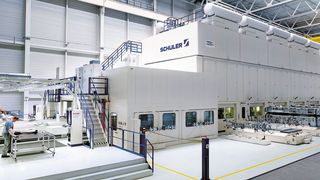 Wie sich der Umformtechnikmarkt aus Sicht der Pressen- und Anlagenbauer darstellt und wie sie darauf mit neuen Pressenkonzepten reagieren, erfahren Teilnehmer der Konferenzen  „Neuere Entwicklungen in der Blechumformung“ und „Neuere Entwicklungen in der Hydroumformung“. (Bild: Schuler)