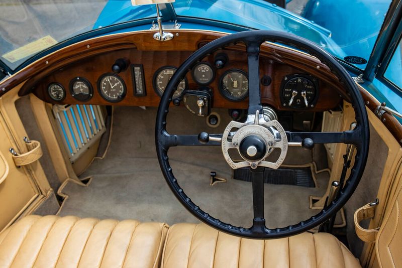Das Cockpit des 10EX verdient durchaus die Bezeichnung „Arbeitsplatz“. (Bild: Rolls-Royce)
