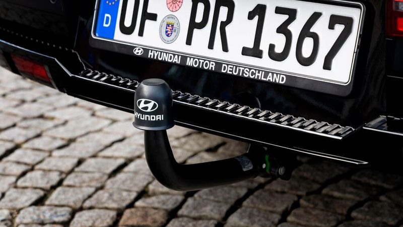 Zugkräftig: Der Santa Fe darf jetzt je nach Motorisierung 1,7 oder zwei Tonnen an den Haken nehmen. (Bild: Hyundai)