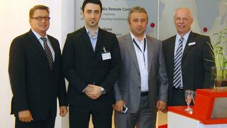 Feierten den Vertragsabschluss zwischen CTE und Visan Vinc (v.l.n.r.): Raphael Dubiel (CTE), Ozan Gürsen (Visan Vinc), Bülent Sadogli (Visan Vinc) und Wieland Weigler (CTE). Bild: CTE (Archiv: Vogel Business Media)