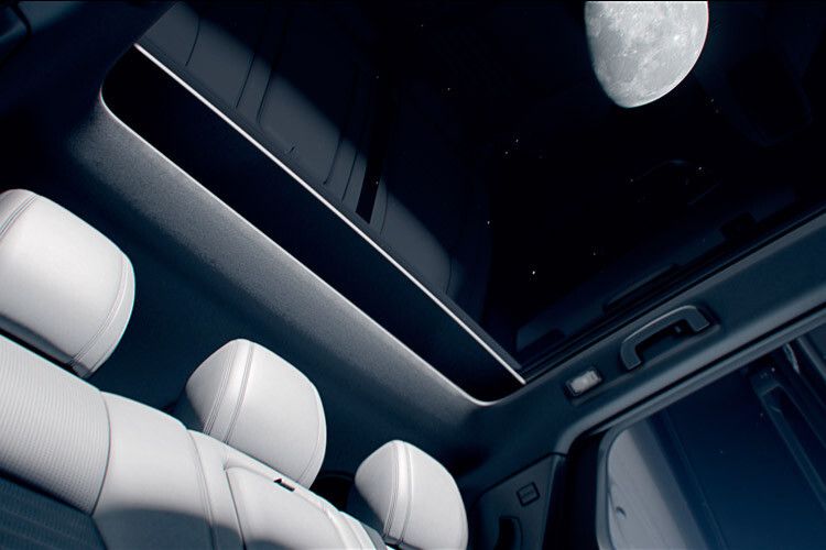 Die Bilder zeigen den Innenraum. (Foto: Land Rover)
