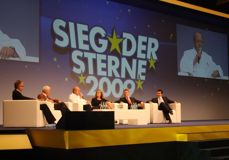 Gäste aus der Branche und Prominente diskutierten das Thema Strom sparende Geräte. (Archiv: Vogel Business Media)