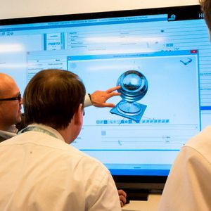 Ingenieure erfahren die neuesten Features und Möglichkeiten, um ihre Arbeit zu erleichtern.