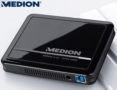 Die Medion-Festplatte benötigt bis zu zwei USB-Schnittstellen zum Betrieb. (Bild: Aldi Süd)