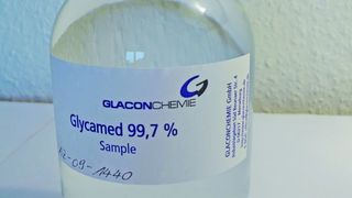 1	 Biogenes Glycerin dient als wichtige Grundlage zur Herstellung vielseitig einsetzbarer nachhaltiger Lösungsmittel. (Bilder: Glaconchemie) (Archiv: Vogel Business Media)