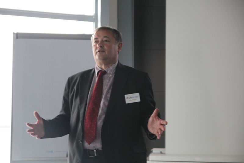 „Wir benutzen die Ortung, um komplexe Prozesse zu verbessern“, sagte Terry Phebey, Marketingleiter von Ubisense. (Bild: Itasse)