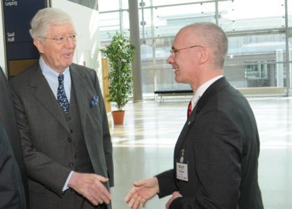 Robert Rademacher und Peter Schuler, Geschäftsführer KÜS. (Archiv: Vogel Business Media)