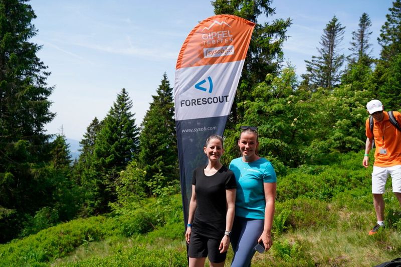 Nina Giesecke (li.) und Katharina Rech von Forescout. Der Hersteller ist neu im Sysob-Portfolio.   (Bild: Sysob )