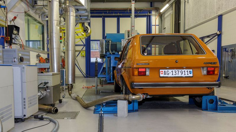 Unter anderem ein 45 Jahre alter VW Golf diente der Classic-Abteilung der AMAG und der Empa als „Versuchskarnickel“ für ihre Untersuchung zum Einsatz von synthetischem Benzin in Oldtimerfahrzeugen.(Bild:  AMAG)