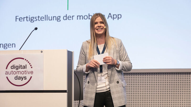 Kathrin Feser, Geschäftsführerin der B2B-Plattform Fahrzeugpool 24, die die Nürnberger Feser-Graf-Gruppe entwickelt hat, zeigte ... (Stefan Bausewein)