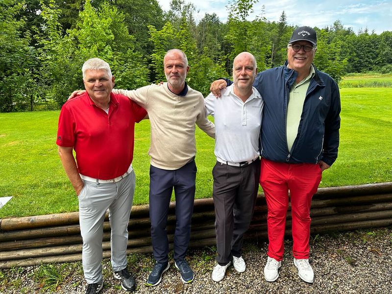(v. l.) Ralf Jüngling (CSS), Sportler Holger Fach, Dirk Franz (CCF) und Uwe Dütscher (MR Datentechnik). (Bild: Vogel IT-Medien GmbH)