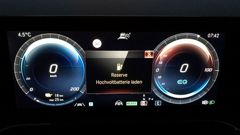 Wer mehr Strom verbraucht, muss die Batterie auch häufiger laden. Das senkt die Lebensdauer des Stromspeichers.(Bild:  Rosenow – VCG)