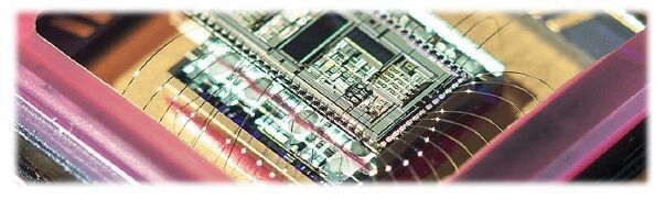 Mit der anwendungsspezifischen, integrierten Schaltung wird das System gesteuert und es werden die vom Sensor gewonnenen Daten ausgewertet. (EDC/Fraunhofer ENAS)
