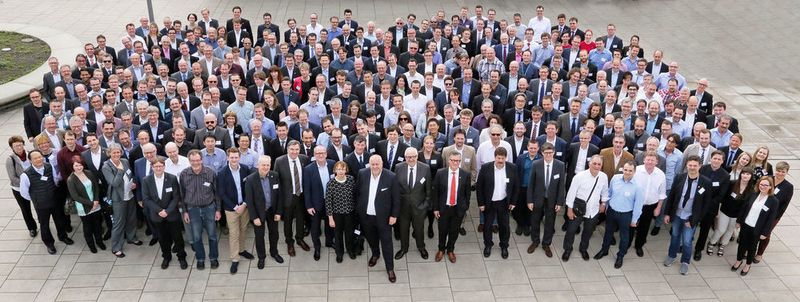 Endress+Hauser hat die Erfinderinnen und Erfinder des Unternehmens beim Innovatorentreffen im badischen Merzhausen geehrt. Mehr als 300 Mitarbeiterinnen und Mitarbeiter, die im vergangenen Jahr in Patentanmeldungen einbezogen waren, kamen zu dem Event. (Endress+Hauser)