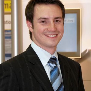 Javier Manchado, bei Beckhoff im Produktmanagement I/O-Systeme: „Mit der Integration eines vollwertigen Servoverstärkers in eine nur 12 mm breite Standard-EtherCAT-Klemme setzt Beckhoff in Sachen Baugröße neue Maßstäbe.“