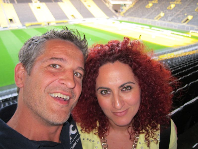 Ein Selfie-Foto von Dieter Rahe, Schneider Electric, mit Besa Agaj, IT-BUSINESS (Bild: IT-BUSINESS)