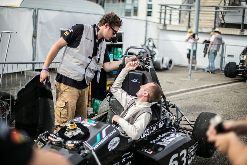 115 Studenten-Team kämpften am 29. Juli bis 3. August um den Sieg bei dem Formula Student Germany Wettbewerb 2014 am Hockenheimring (Formula Student Germany/Singh)