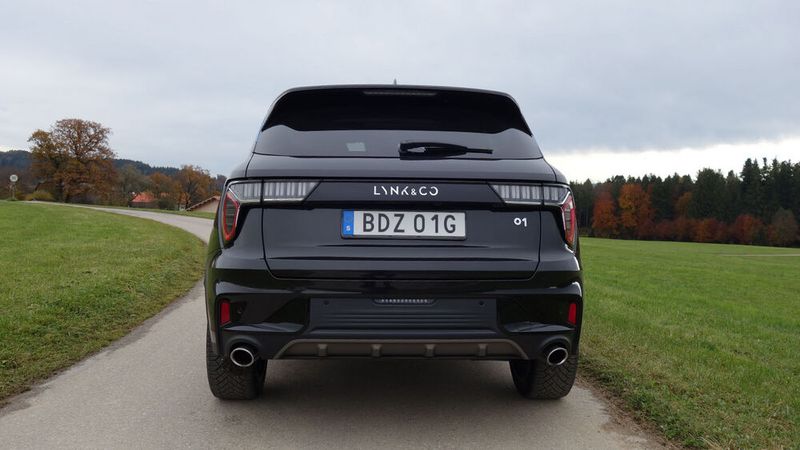 Das SUV teilt sich die Gene mit dem Volvo XC40. (Bild: Wehner)