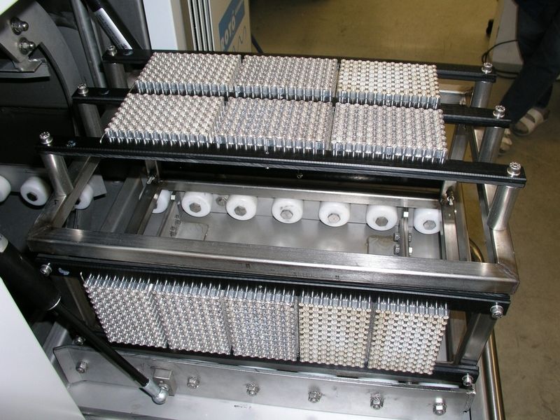 Die Platten sind so angeordnet, dass eine möglichst effektive Beaufschlagung von allen Seiten erfolgen kann. (Archiv: Vogel Business Media)
