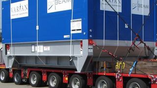 Fast 100 t wiegt das Cyclotron, das Arnold Schwerlast in rund sechs Wochen von Troisdorf nach San Diego in Kalifornien transportiert. Bild: Arnold Schwerlast (Archiv: Vogel Business Media)