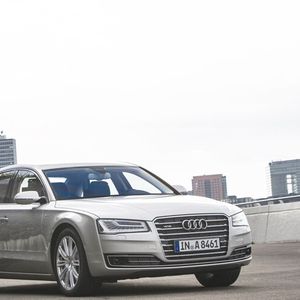 Wer sich einen Audi A8 als Dienstwagen leisten darf, muss sich sicherlich nicht mit Preisgrenzen beschäftigen.