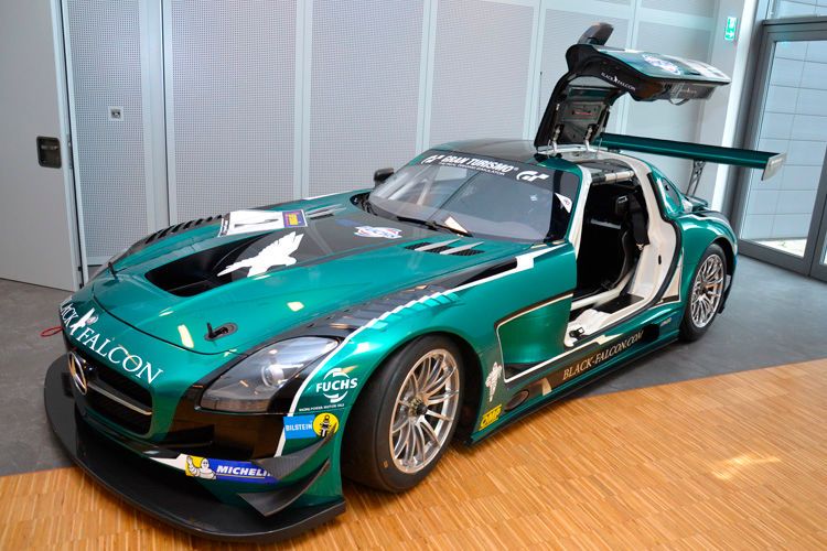 Automobiler Hingucker des Mannheimer Kamingesprächs war dieser Mercedes SLS GT3. (Foto: Michel)