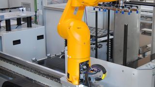 Mit der verallgemeinerten Kinematikbeschreibung über nachladbare Tabellen kann jede beliebige serielle Kinematik mit bis zu elf Dreh- und Schubachsen beschrieben werden. Das deckt zum Beispiel auch Anwendungen mit auf Linearachsen befestigten Robotern ab. (Bild: B&R)