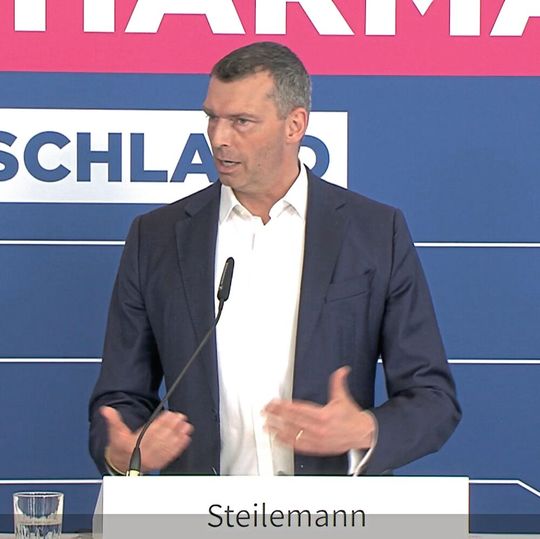 VCI-Präsident Dr. Markus Steilemann: Sieht die konjunkturelle „Talsohle durchschritten“. Dennoch müsse sich die chemisch-pharmazeutische Industrie derzeit „mit Sparflamme zufrienden geben“.(Bild:  VCI)