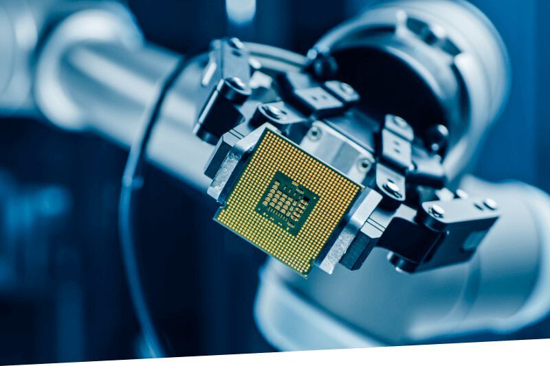 Das Unternehmen Aitad hat sich auf den Einsatz von Embedded-KI spezialisiert. Hier erklärt der Gründer von Aitad, Viacheslav Gromov, wie man das Know-how nutzen kann, um Robotersysteme ausfallsicherer zu machen. Denn das kann viel Geld sparen ...