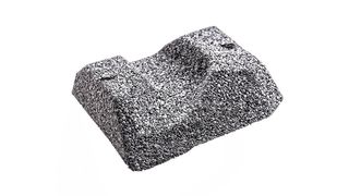 Der PA-Foam zeichnet sich durch die typischen hitze-, chemikalien- und ölbeständigen Eigenschaften von Polyamid aus, gemischt mit einer hohen Steifigkeit oder geräuschreduzierenden Qualität - je nach Form der Schaumstoffperlen. (Asahi Kasei / 400V Industriefotografie)