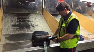 Codeerfassung an den Endstellen der Gepäckförderanlagen. (Bild: PSI Logistics)