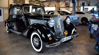 Müller verbindet erfolgreich das alltägliche Servicegeschäft mit einem eigenständigen Konzept speziell für Oldtimer. (Bild: Schweitzer/»kfz-betrieb«)