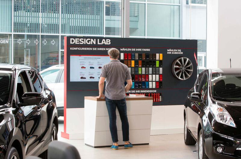 Am Design Lab können sich die Kunden ihr Fahrzeug zusammenstellen.  (Baeuchle)