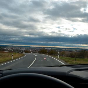 In Sachen Ladeinfrastruktur zogen bei unseren Testfahrten einige dunkle Wolken auf. Dazu später mehr.(Bild:  Michel/»kfz-betrieb«)