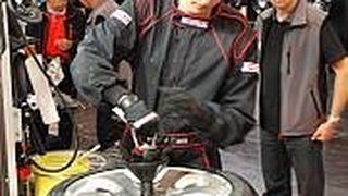 Reifenwechsel live auf der Messe – das gibt es ab 2018 auch in Köln. (Foto: Rosenow)