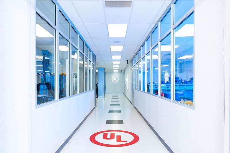 UL ist ein unabhängiges und weltweit tätiges Unternehmen für Produktsicherheit und Zertifizierung, das seit mehr als 120 Jahren die Entwicklung von Normen und innovativen Sicherheitslösungen für den Schutz der Lebens- und Arbeitswelt begleitet. UL wurde 1894 als Underwriters Laboratories in den USA gegründet. Die Zentrale für Europa und Lateinamerika ist die UL International Germany mit Hauptsitz in Neu-Isenburg bei Frankfurt. Weltweit hat UL mehr als 10.000 Mitarbeiter in 44 Ländern. UL arbeitet eng mit Unternehmen, Herstellern, Branchenvereinigungen und internationalen Behörden zusammen, um Innovationssicherheit in einem sich stetig wandelnden globalen Umfeld zu ermöglichen und dem steigenden Marktbedürfnis nach Sicherheit in einer komplexer werdenden, globalen Wertschöpfungskette zu entsprechen. (UL)