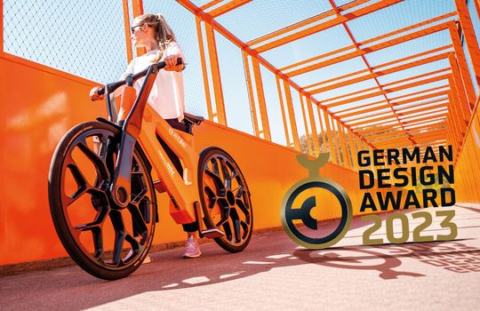 Der futuristische Look des igus:bikes designed by mtrl wurde mit dem renommierten German Design Award 2023 ausgezeichnet. Der futuristische Look des igus:bikes designed by mtrl wurde mit dem renommierten German Design Award 2023 ausgezeichnet.