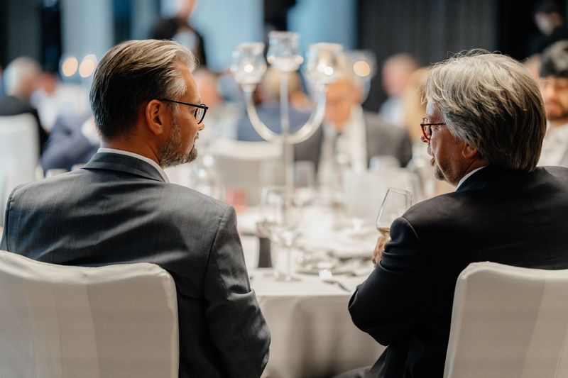 FITKO-Präsident Dr. André Göbel (l.) und Stefan Fischer (Smart City Operations). (Offenblende/Valentin)