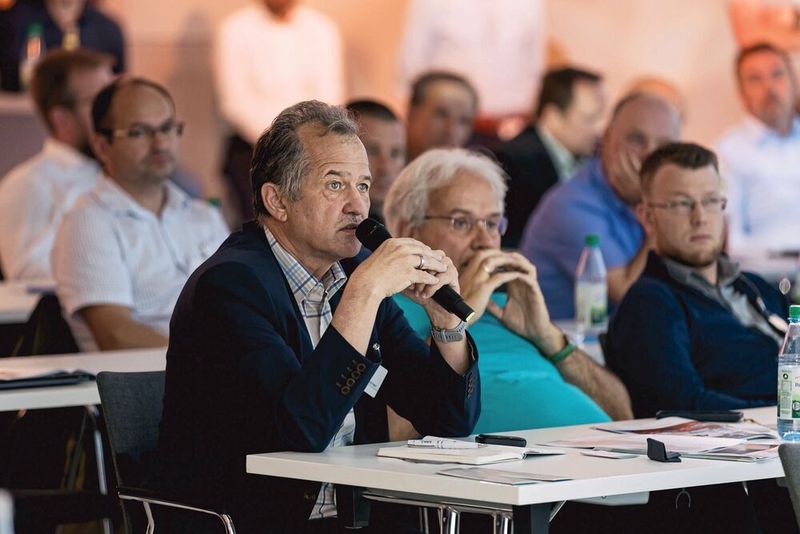 Impressionen der Fachtagung „Mehr Effizienz im Presswerk“ 2025 in Würzburg. (Bild: Stefan Bausewein)