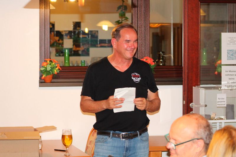 Bitrider-Mastermind Werner Nieberle begrüßt und instruiert alle Mitfahrer. (Bild: Vogel IT-Medien GmbH et al.)