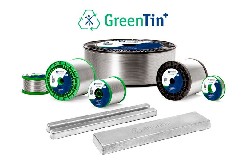 Feinhütte Halsbrücke und Sym Cluster (Halle B3, Stand 526): Am Gemeinschaftsstand erfahren Sie mehr darüber, wie die Feinhütte Halsbrücke aus komplexen Sekundärmaterialien ein nachhaltiges und hochwertiges Feinzinn mit einem Reinheitsgrad von 99,99 % produziert. Das durch Re- und Upcycling-Prozesse ökologisch hergestellte GreenTin+ ist dabei nicht nur als Reinstoff erhältlich, sondern auch als Basismetall in allen gängigen Loten. (Bild: Dremountain - Paul Schmidt Photography)