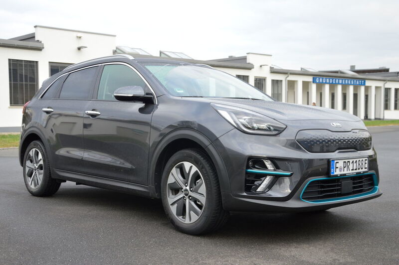 Wer einen e-Niro kauft, muss sich gut ein Jahr gedulden, bis er sein Auto bekommt. (Martin Achter/»kfz-betrieb«)