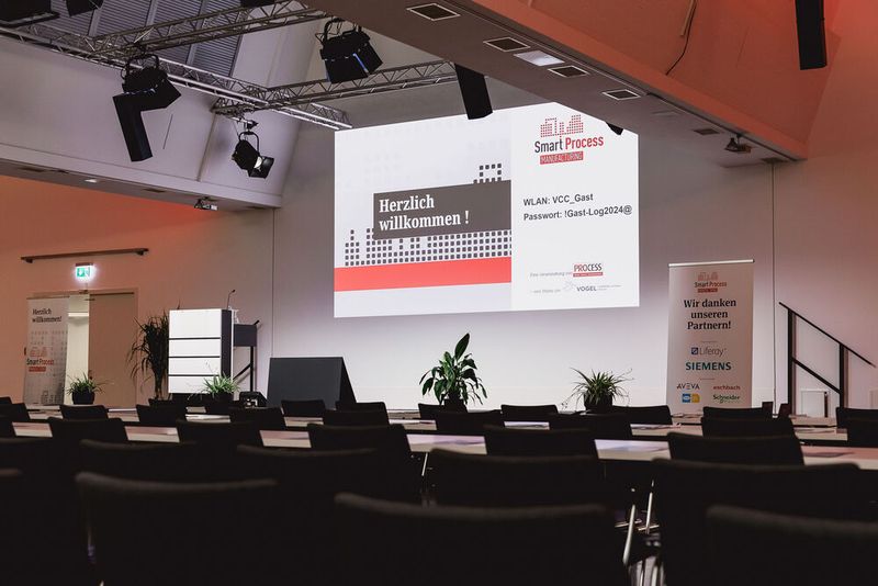 Die Bühne ist bereitet... (Bild: Stefan Bausewein)