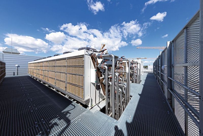 Ebenfalls dabei: Drei RWD 1200 Wasser-Glykol-Rückkühler mit einer Gesamtkälteleistung von 3.500 kW.  (Bild: MTA Deutschland)