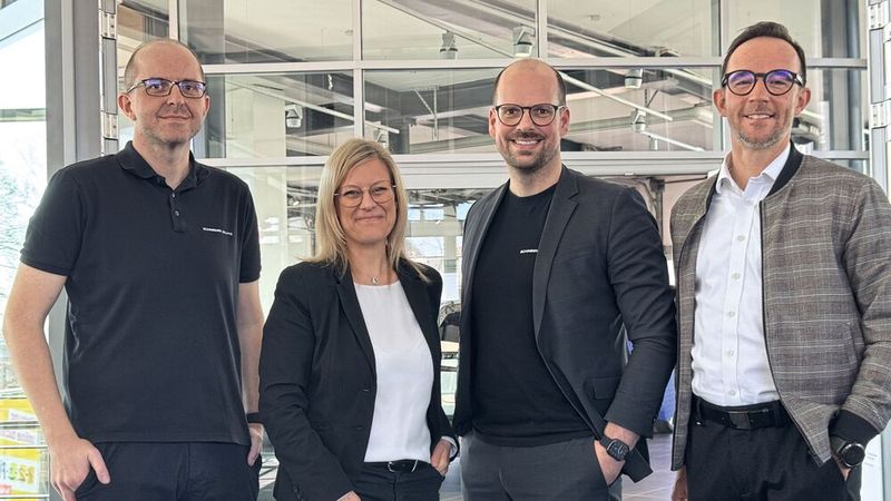 ...und ihr Team hatte sich unter anderem mit der selbst entwickelten Middleware des Unternehmens beworben, die viele zentrale Prozesse des Autohauses in einer Benutzeroberfläche integriert. (Bild: Achter – VCG)